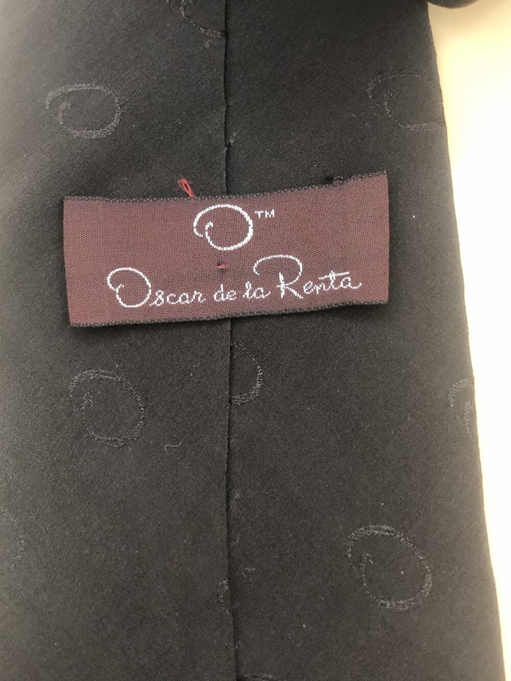 Vintage Oscar de la Renta Tie – Black Tonal Pattern | USA Made Quiet Luxury - Picture 5 of 9
